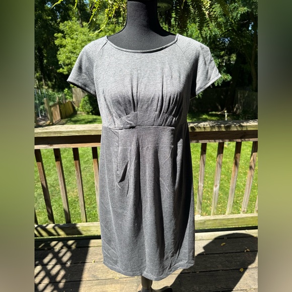 Liz Lange Dresses & Skirts - Liz Lange Charcoal Short Sleeve Maternity Dress NWT